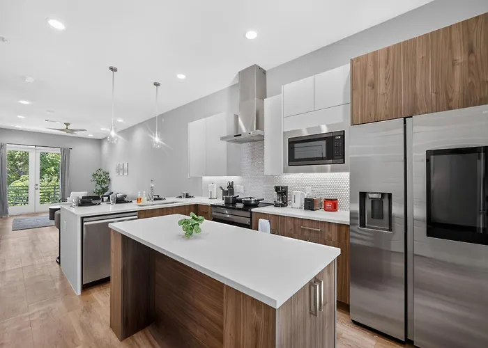 Stylish 2-story Dual Near Downtown Fw Apartment Fort Worth
