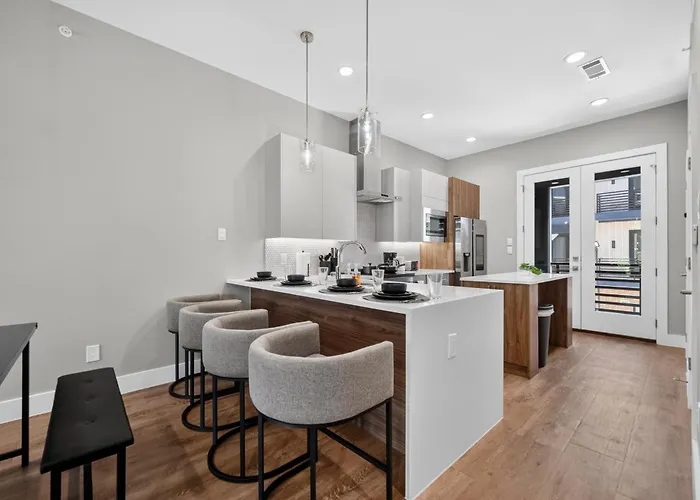 Apartment Stylish 2-story Dual Near Downtown Fw Fort Worth